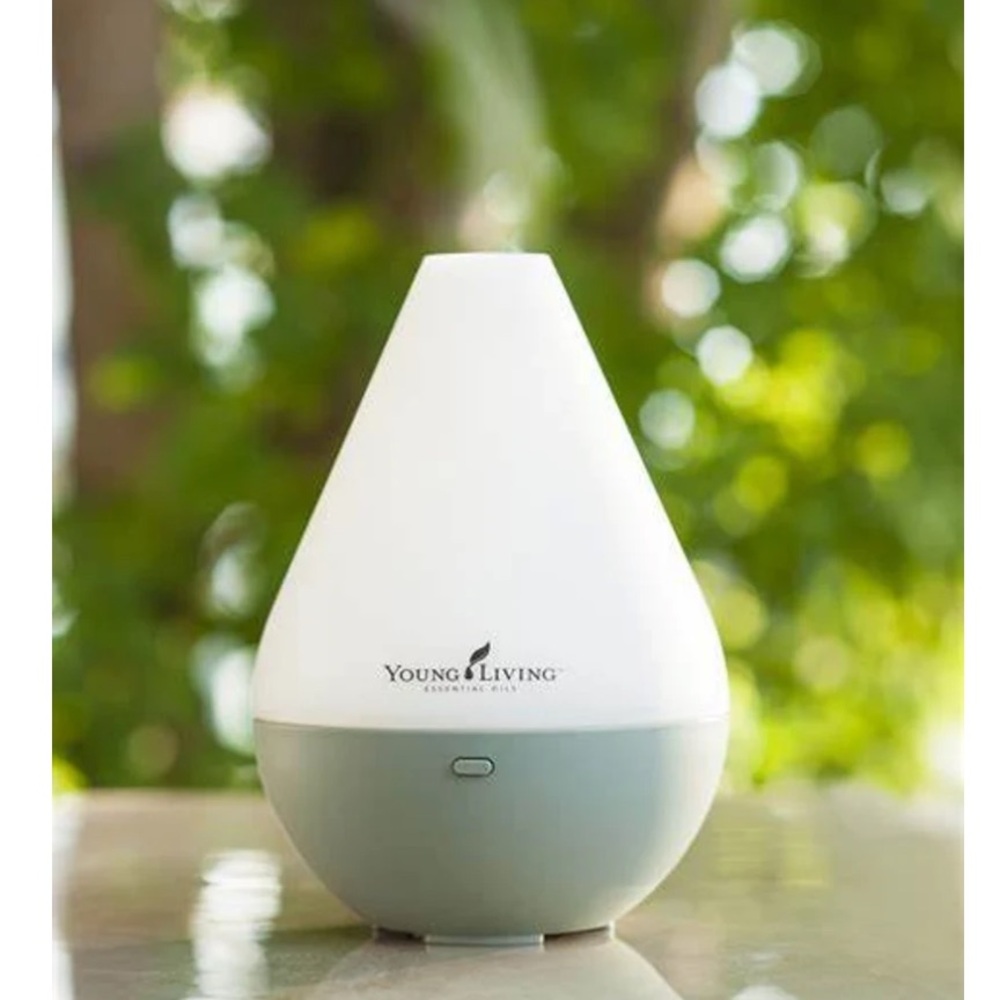 Young Living Dewdrop Diffuser Essential Oil Humidifier - Picture 8 of 8